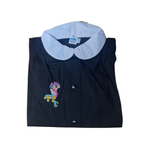 Grembiule bambina chiusura bottoni automatica con disegno Pattini Siggi