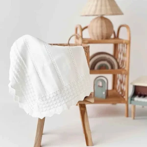 Copertina in Piquet con Dettagli Ricamati in cotone leggero