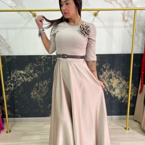 Vestito stoffa raso fiore