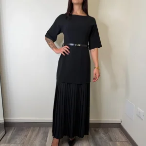ABITO LUNGO CON CINTURA E GONNA PLISSÉ NERO IMPERIAL