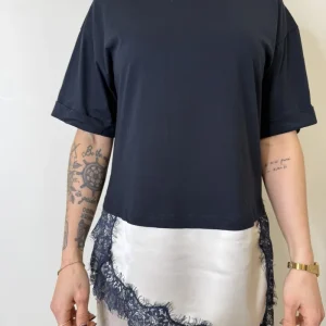 T SHIRT BLU CON SOTTOVESTE BEIGE E PIZZO BLU MOTEL