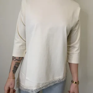 MAGLIA ASIMMETRICA CON PIZZO CREMA SUSYMIX